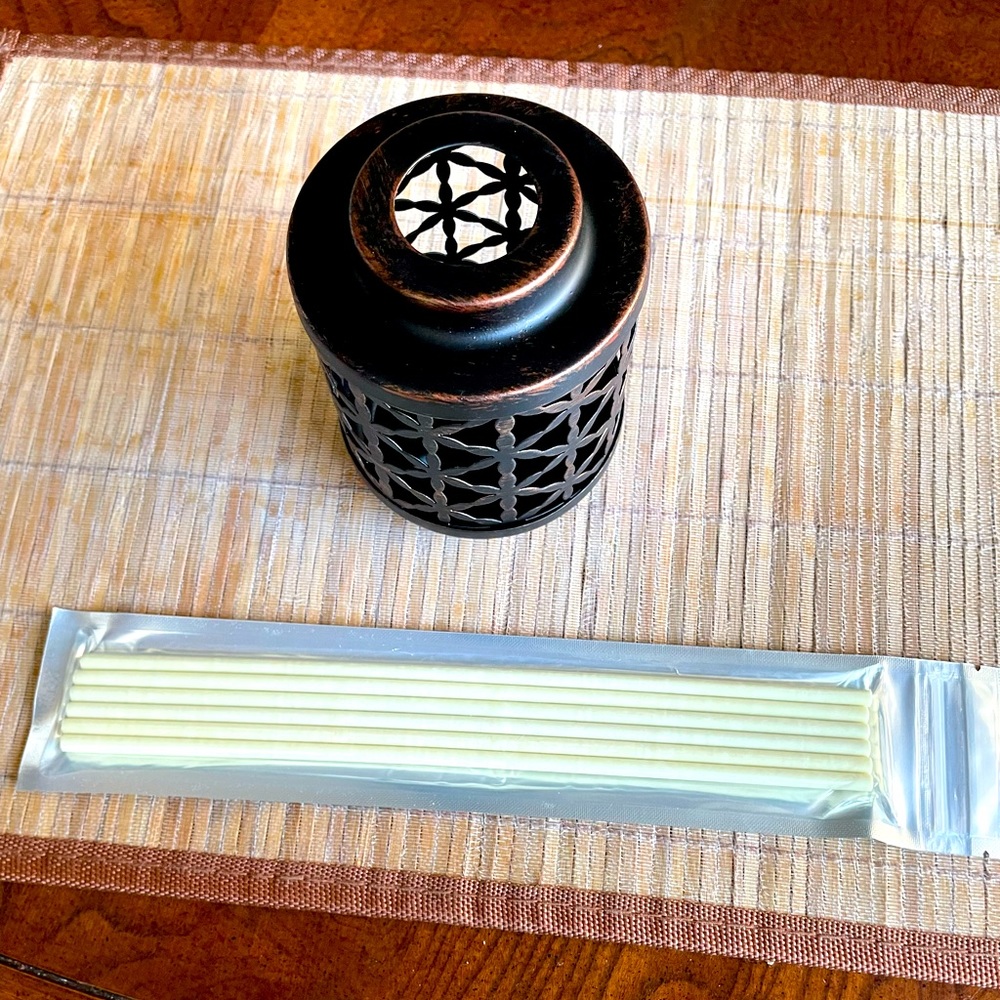 Pre-Scented Reed Diffuser - Picture 2 of 5